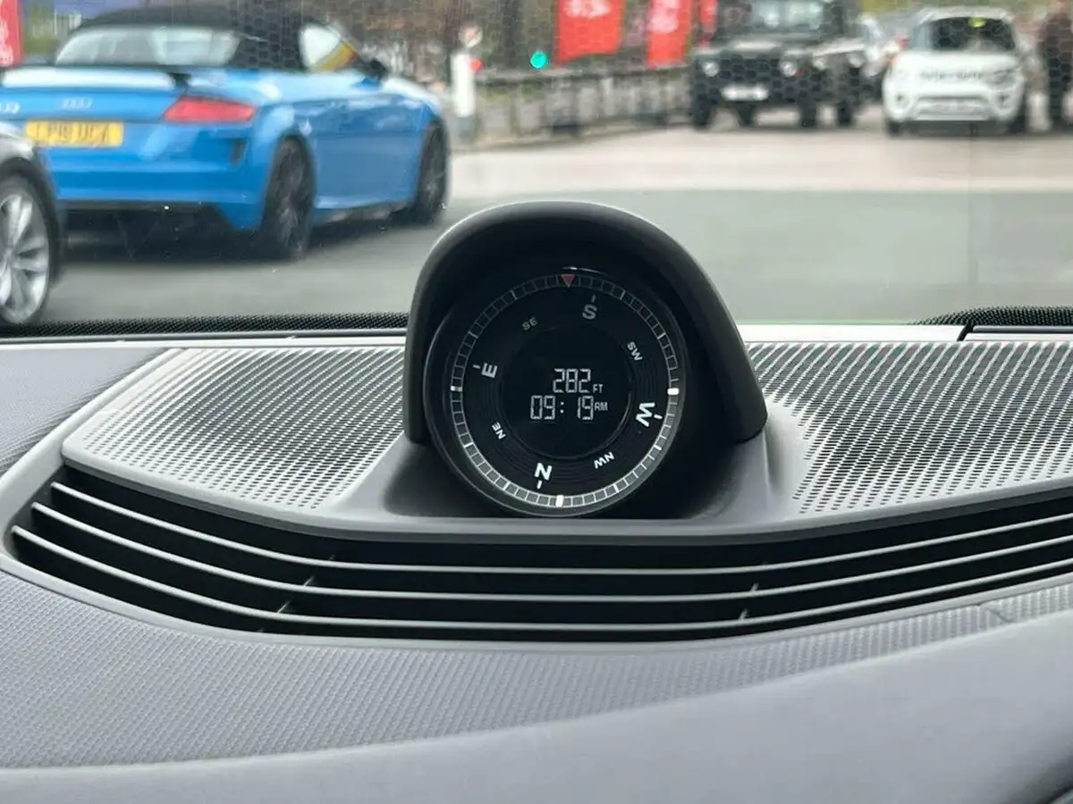 2021-porsche-taycan-e-4s-cross-turismo-awd-big-41