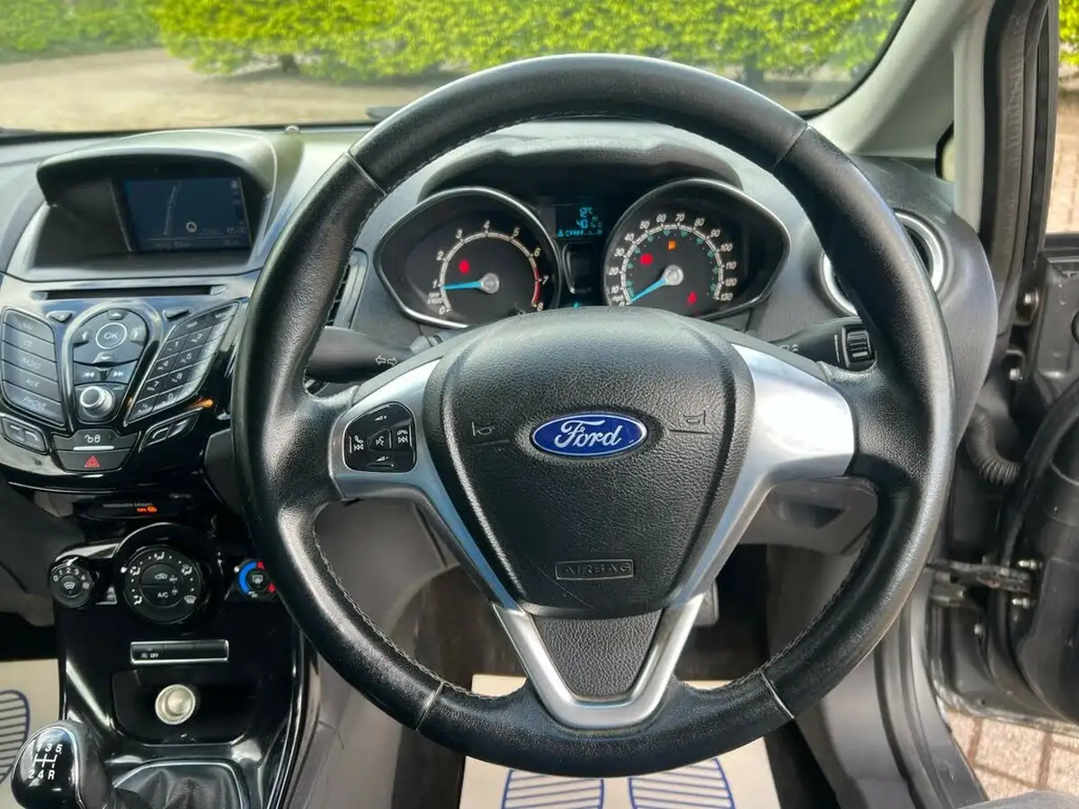 2016-ford-fiesta-10t-zetec-100ps-ecoboost-ss-5d-big-12
