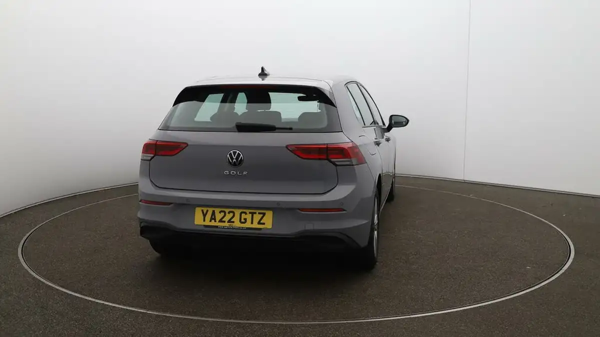 2022-volkswagen-golf-20tdi-life-hatchback-big-47