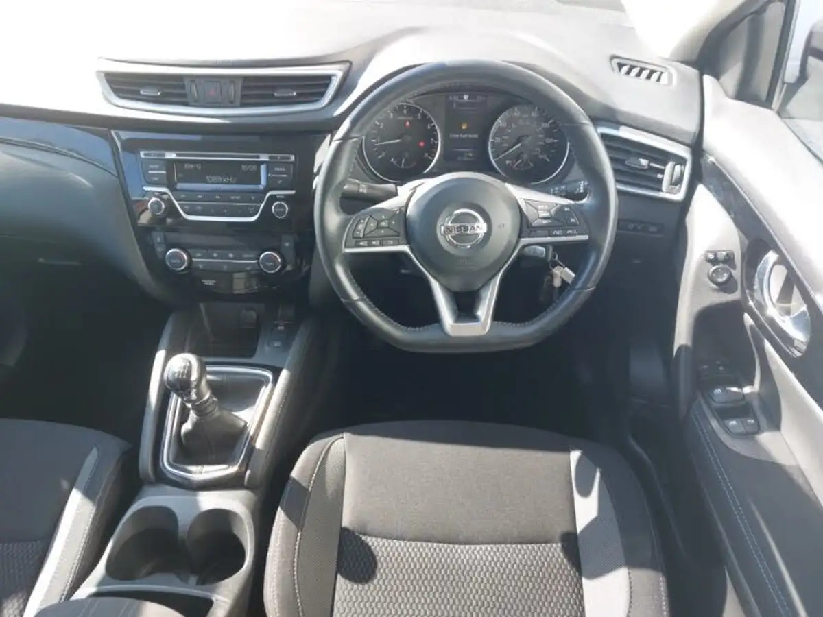 2018-nissan-qashqai-12-dig-t-acenta-big-6