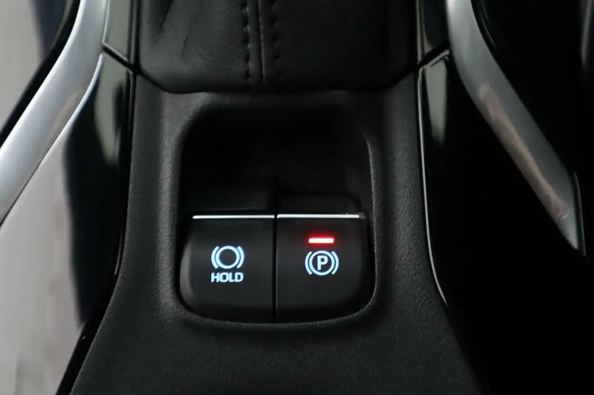 2021-toyota-corolla-18-vvt-i-icon-tech-spare-wheel-touring-sports-5d-big-16