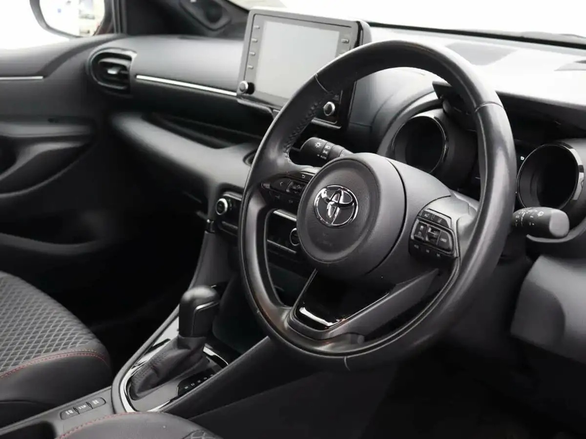 2021-toyota-yaris-15-vvt-i-launch-edition-big-11