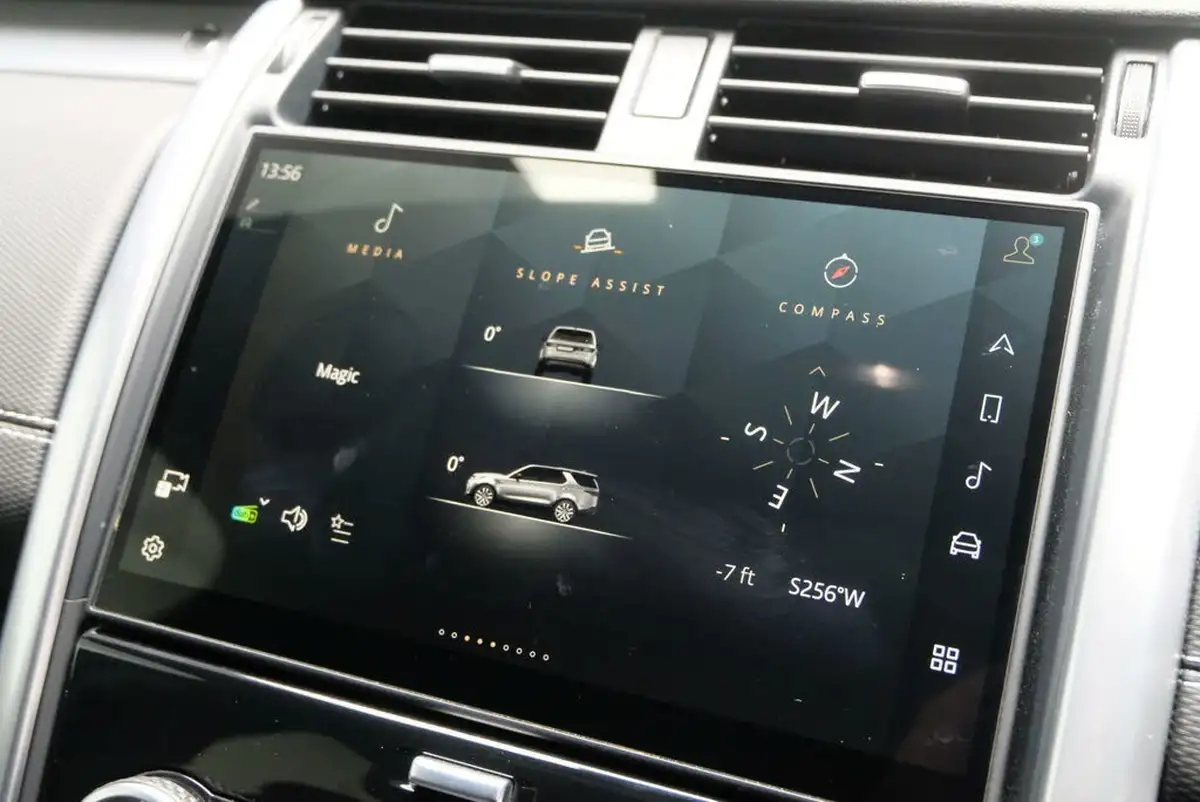 2024-land-rover-discovery-30-d300-dynamic-se-big-36
