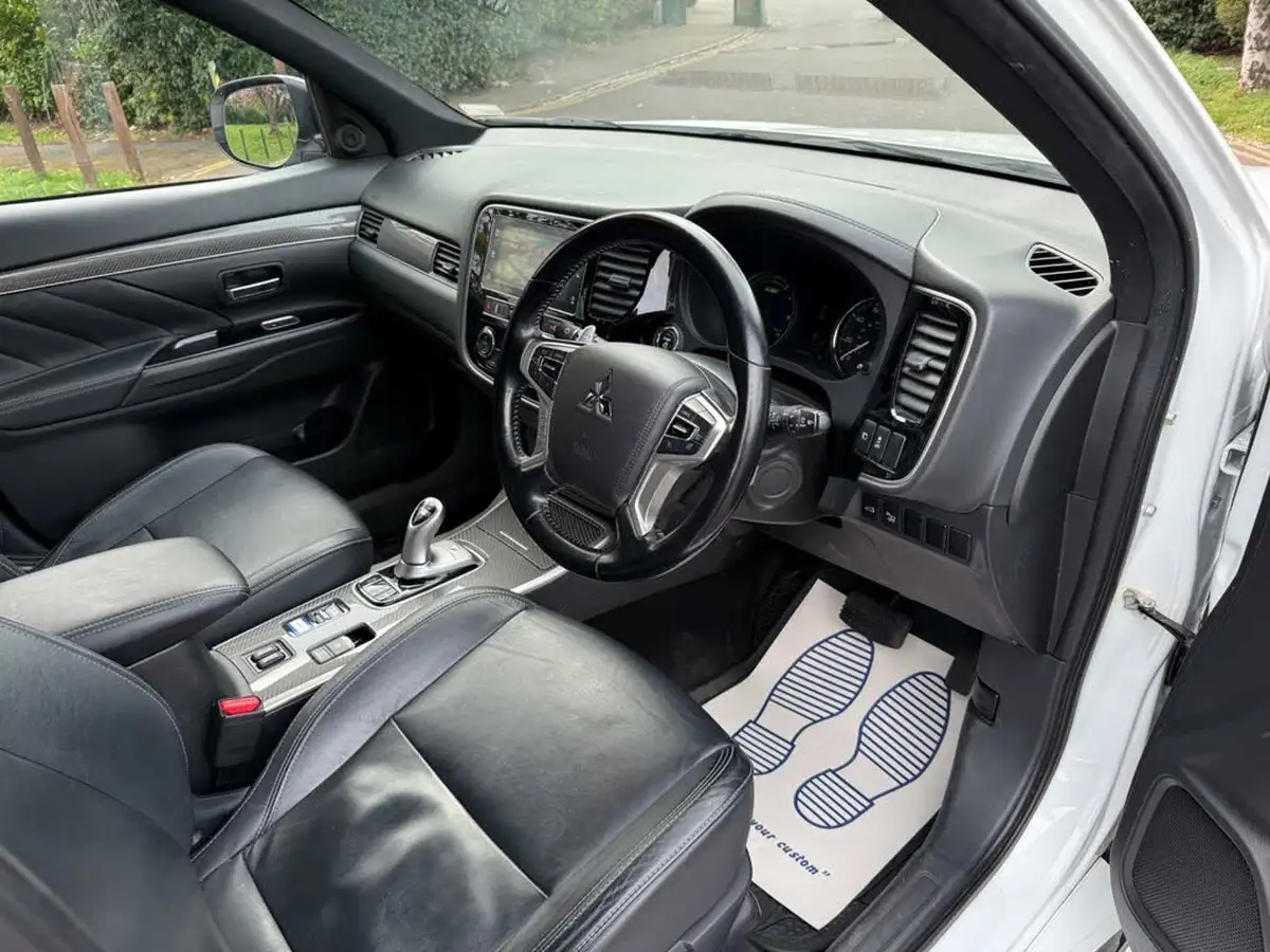 2019-mitsubishi-outlander-24-4h-phev-big-15