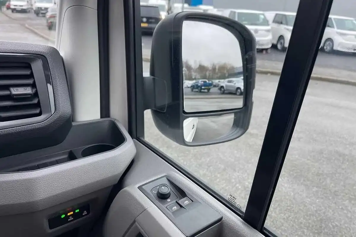 2024-volkswagen-crafter-20tdi-cr35-lwb-commerce-plus-140pseu6d-big-16