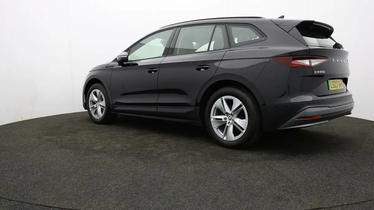 2023-skoda-enyaq-e-60-big-66