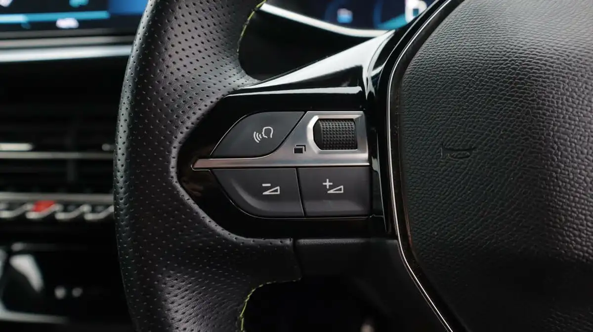 2020-peugeot-208-e-gt-50kwh-big-23