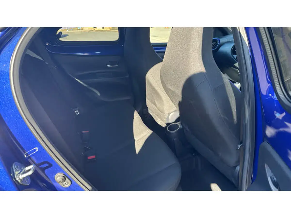 2023-toyota-aygo-x-10-vvt-i-edge-big-15