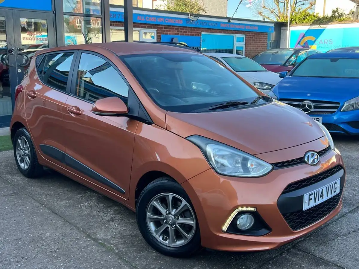 2014-hyundai-i10-10-premium-big-12