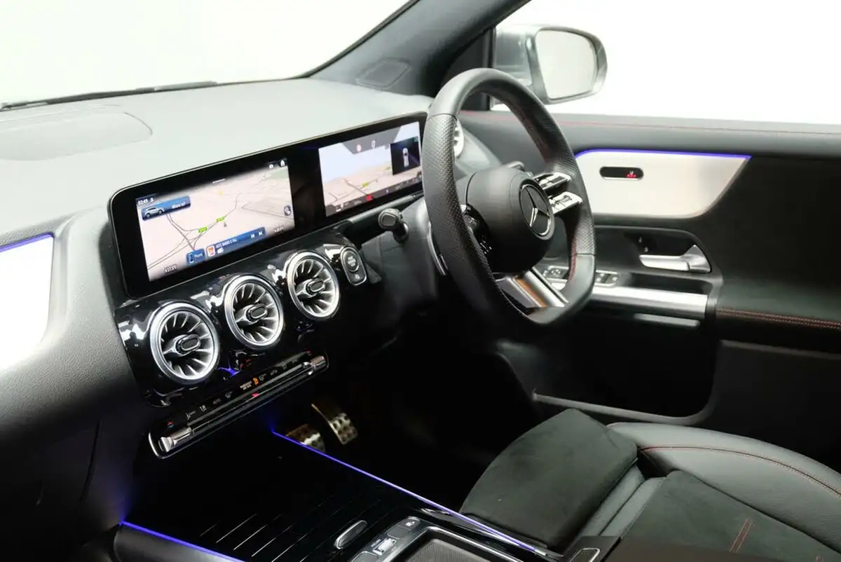 2023-mercedes-benz-gla-class-20d-gla-220d-amg-line-premium-suv-big-10