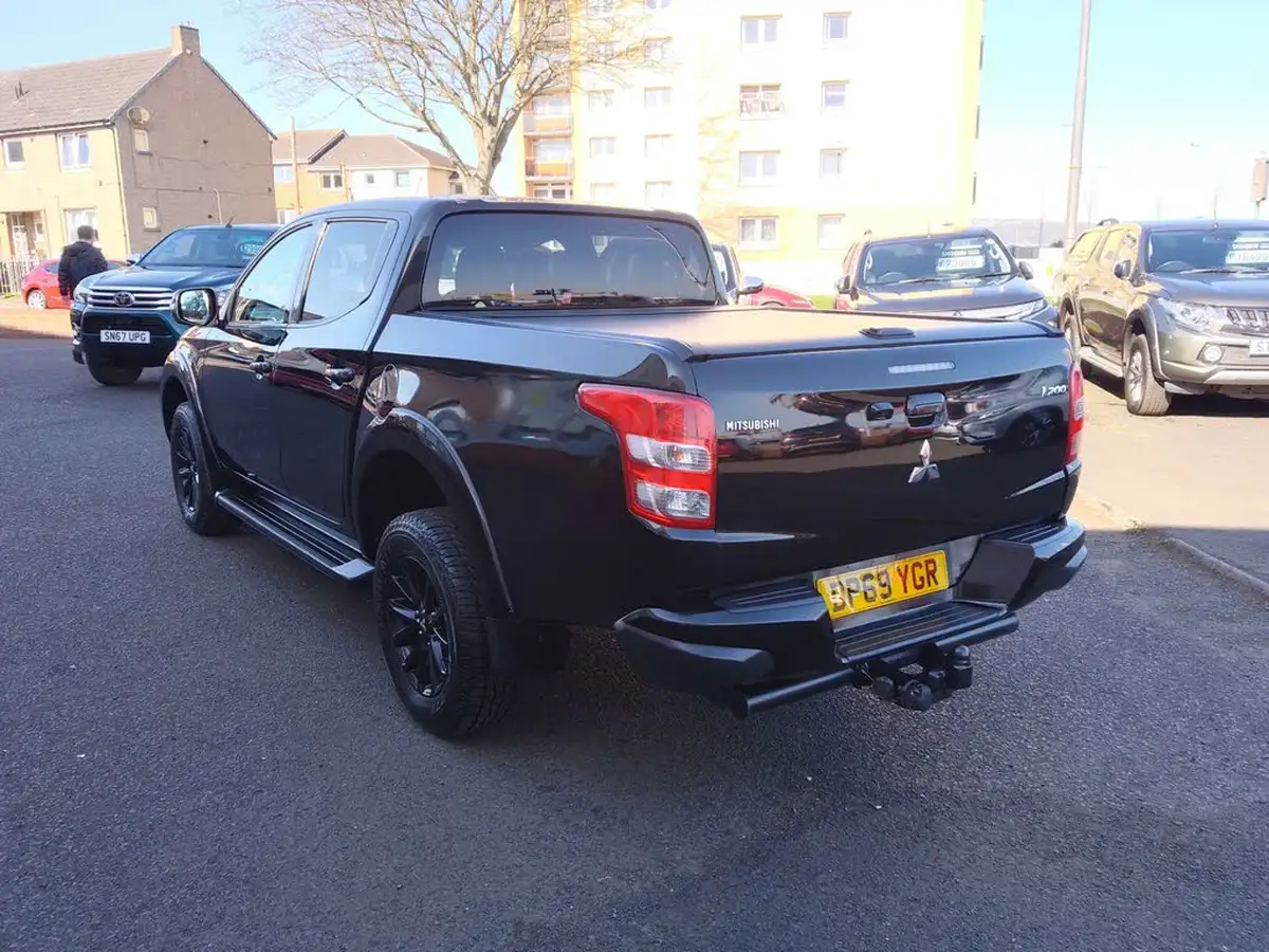2019-mitsubishi-l200-24di-d-challenger-auto-big-6