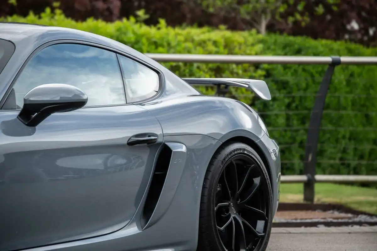 2023-porsche-cayman-718-40-cayman-gt4-pdk-big-29