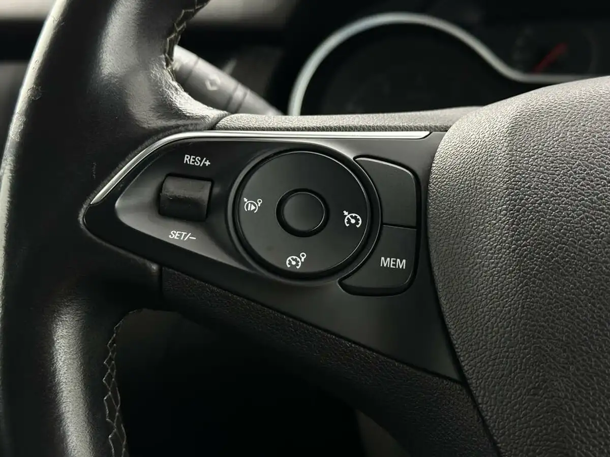 2019-vauxhall-grandland-x-12-sport-nav-big-12