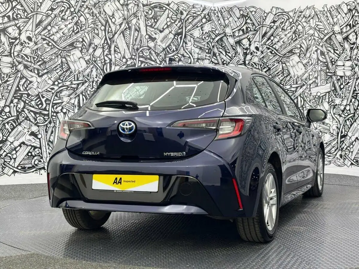 2022-toyota-corolla-18-vvt-i-icon-tech-trk-hatchback-5d-big-9