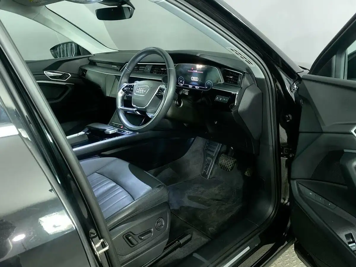 2022-audi-e-tron-55e-technik-station-wagon-big-14