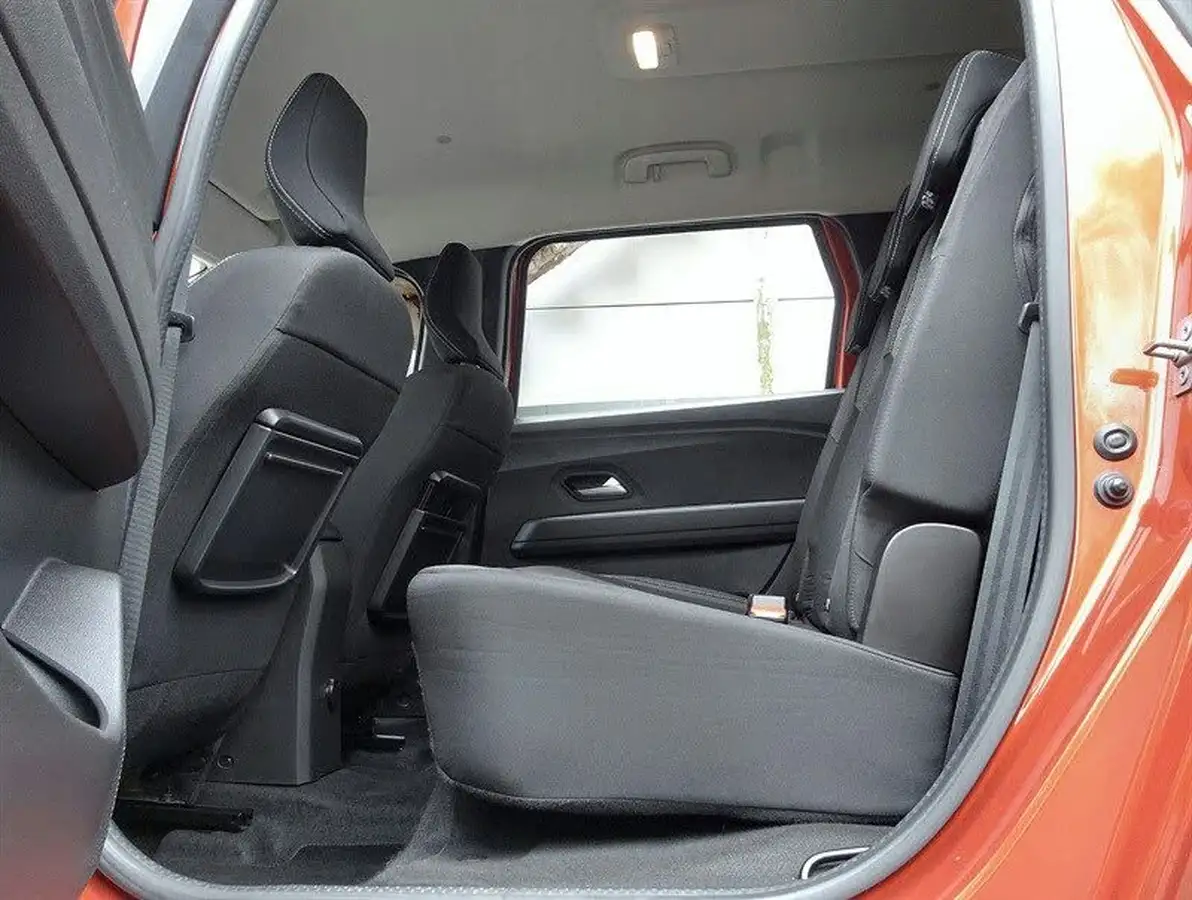 2022-dacia-jogger-10-tce-extreme-se-big-11