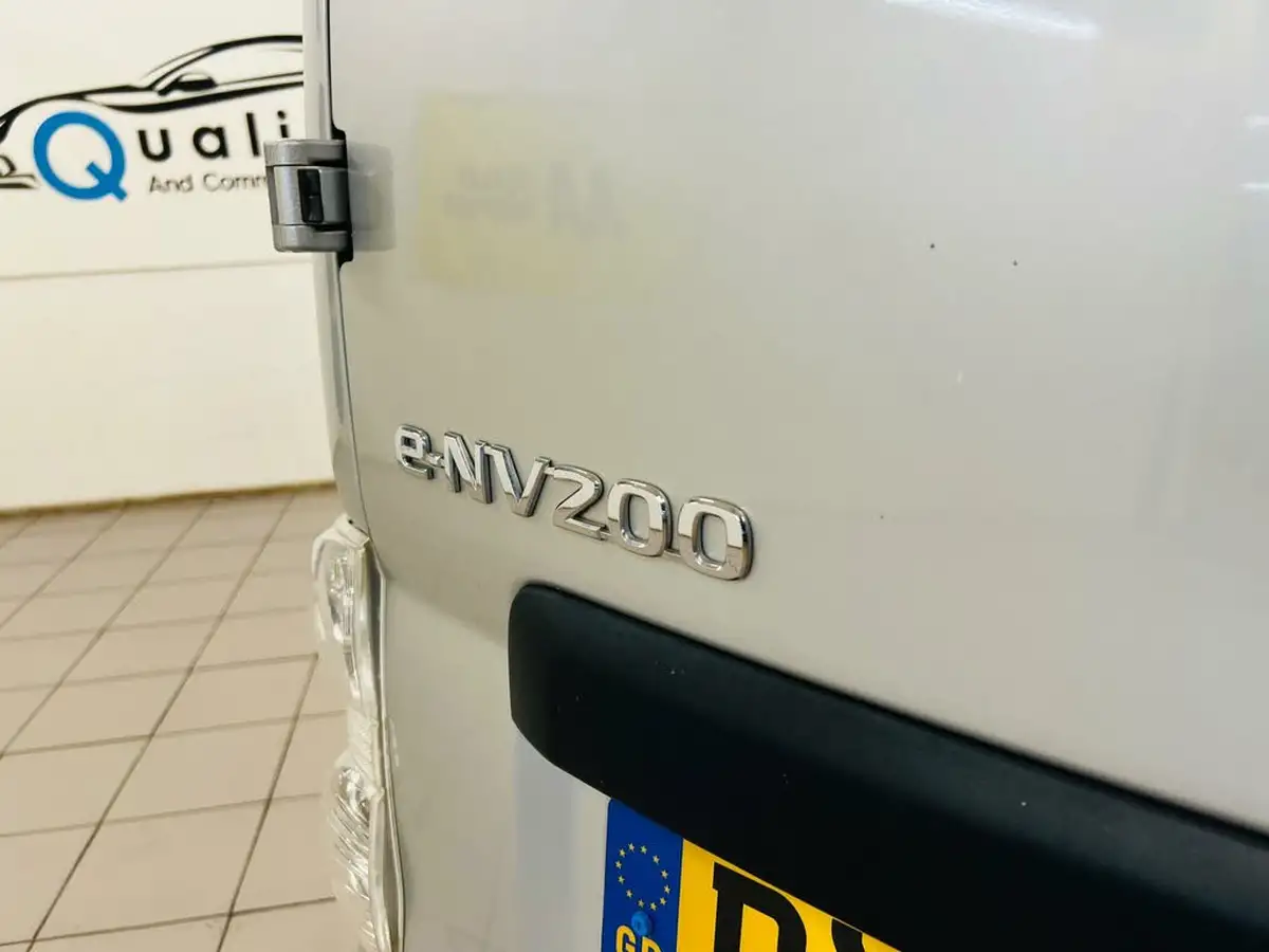 2019-nissan-env200-e-acenta-panel-van-auto-big-23