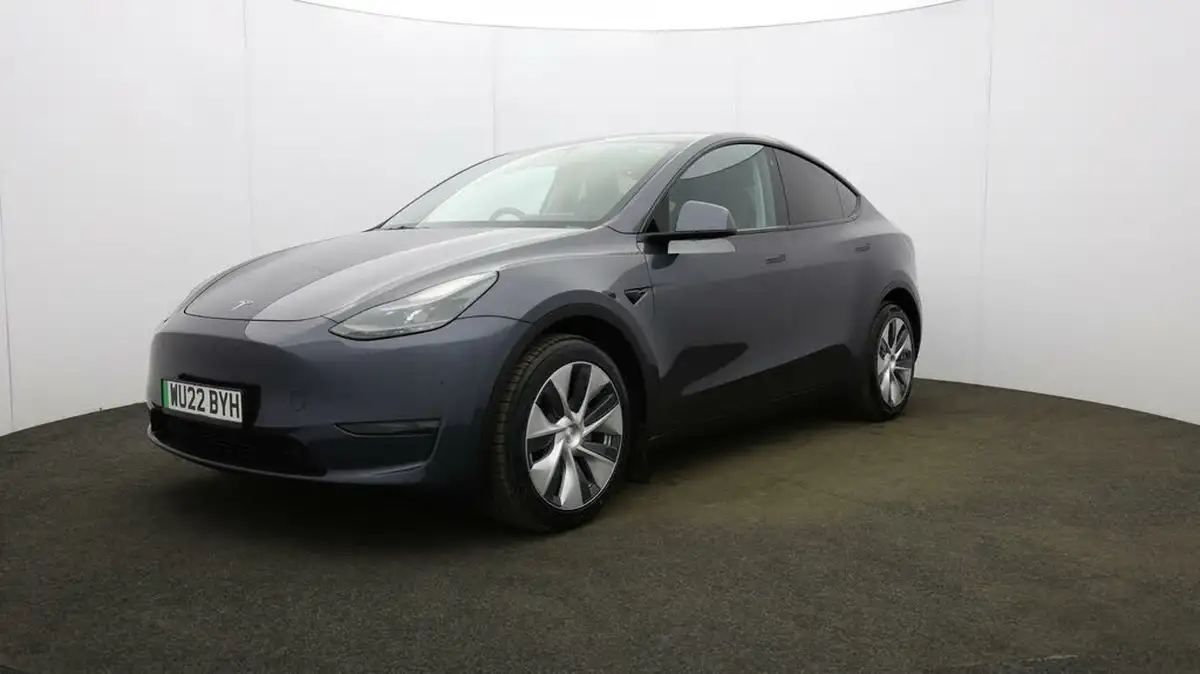 2022-tesla-model-y-e-long-range-big-2