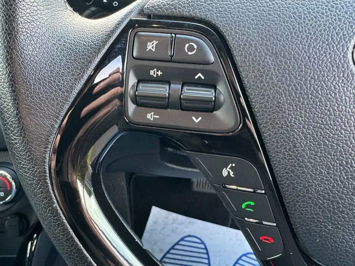 2014-kia-ceed-16-3-gdi-16v-dct-big-23