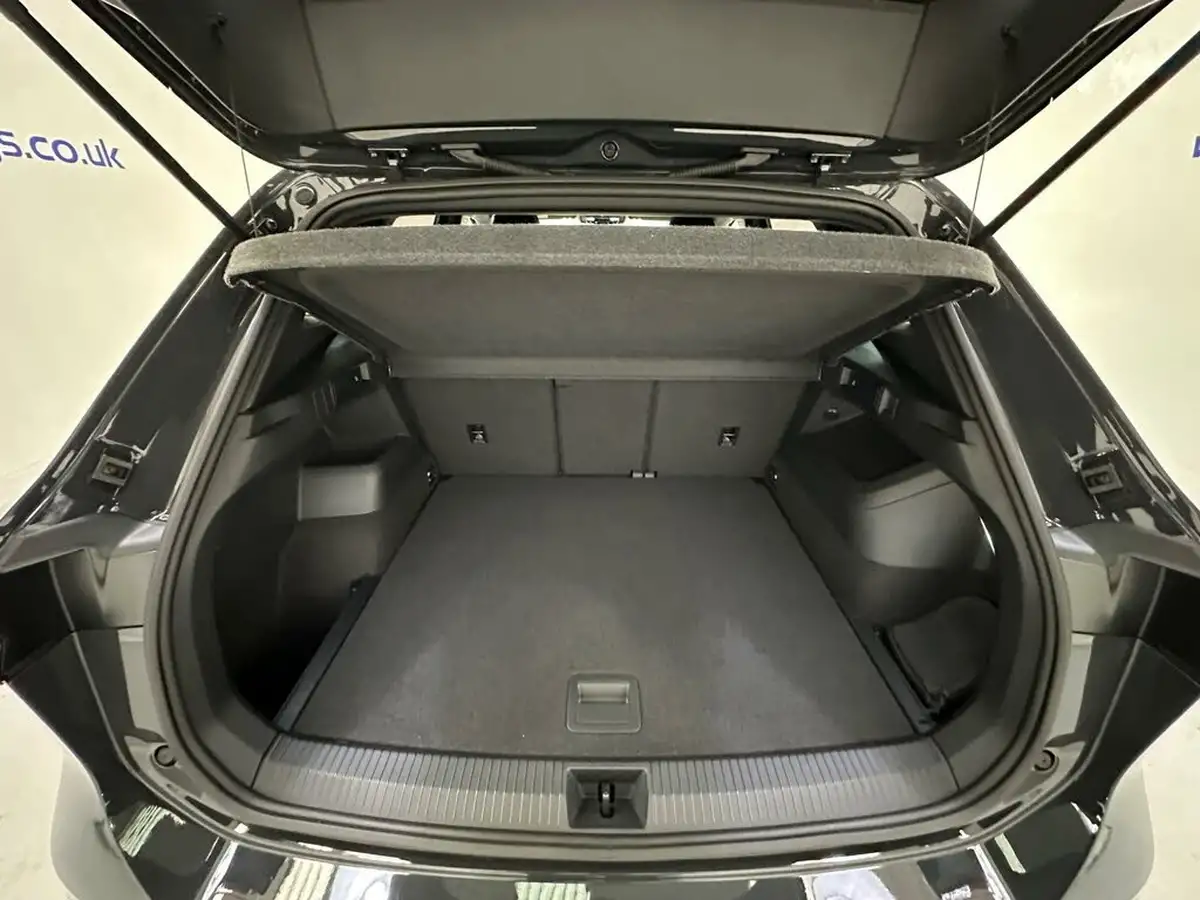 2024-volkswagen-tiguan-15-etsi-r-line-big-28