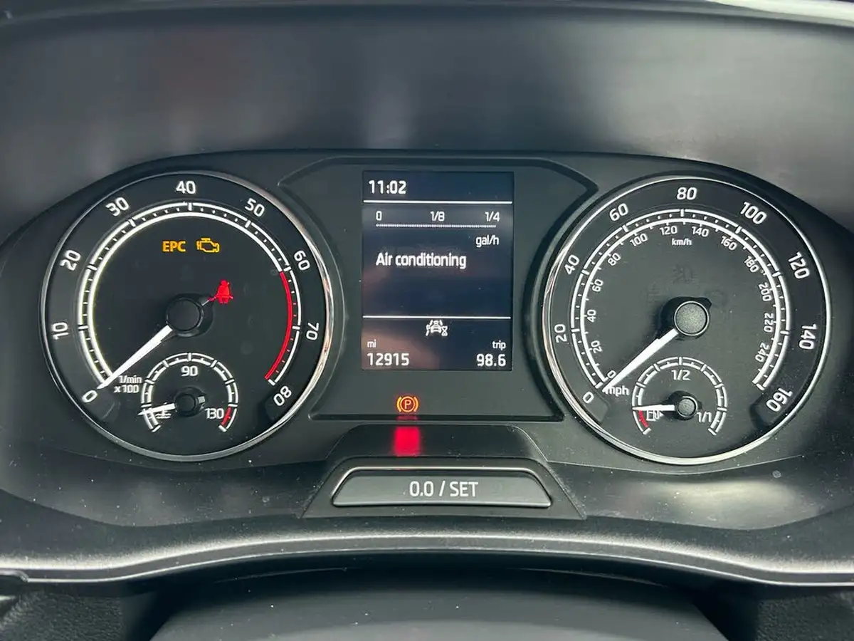 2022-skoda-fabia-10-tsi-se-comfort-109ps-big-18