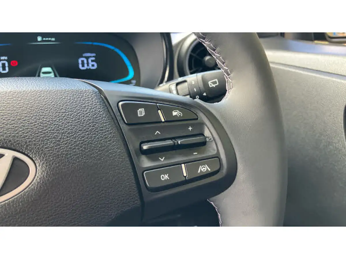 2024-hyundai-i10-12-premium-79ps-big-21