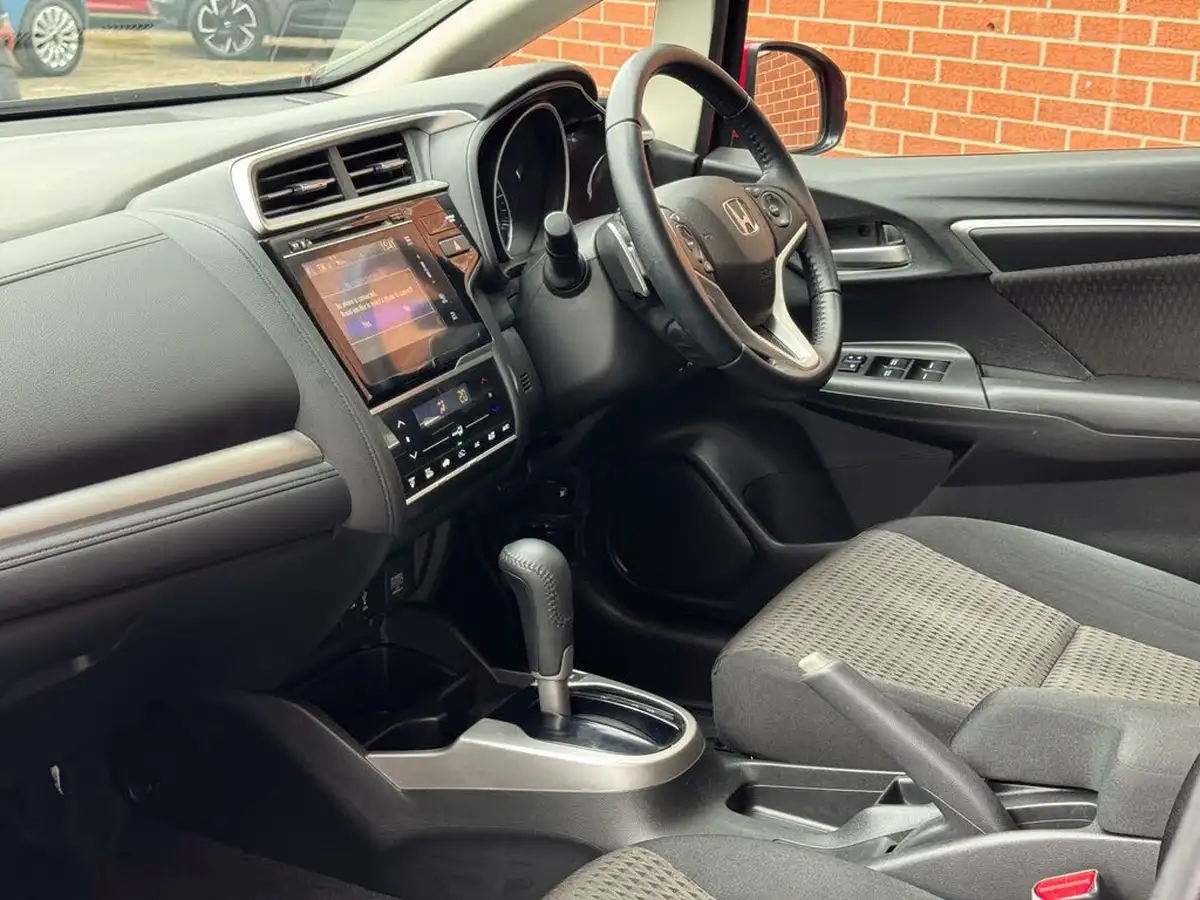 2019-honda-jazz-13-i-vtec-ex-cvt-big-9
