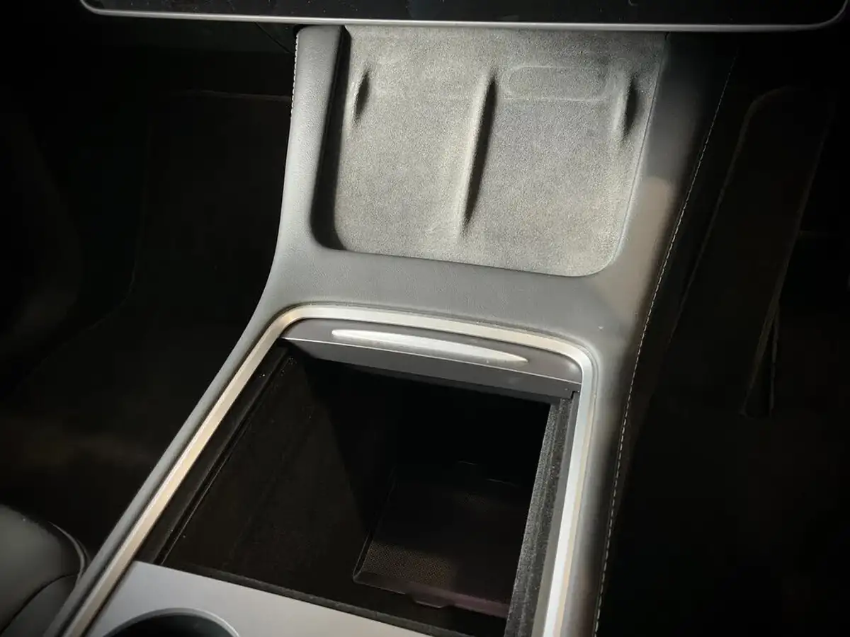 2022-tesla-model-y-e-long-range-big-29