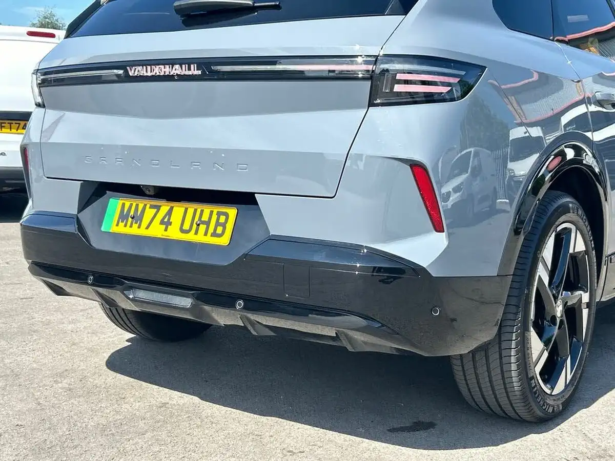 2024-vauxhall-grandland-e-ultimate-big-19