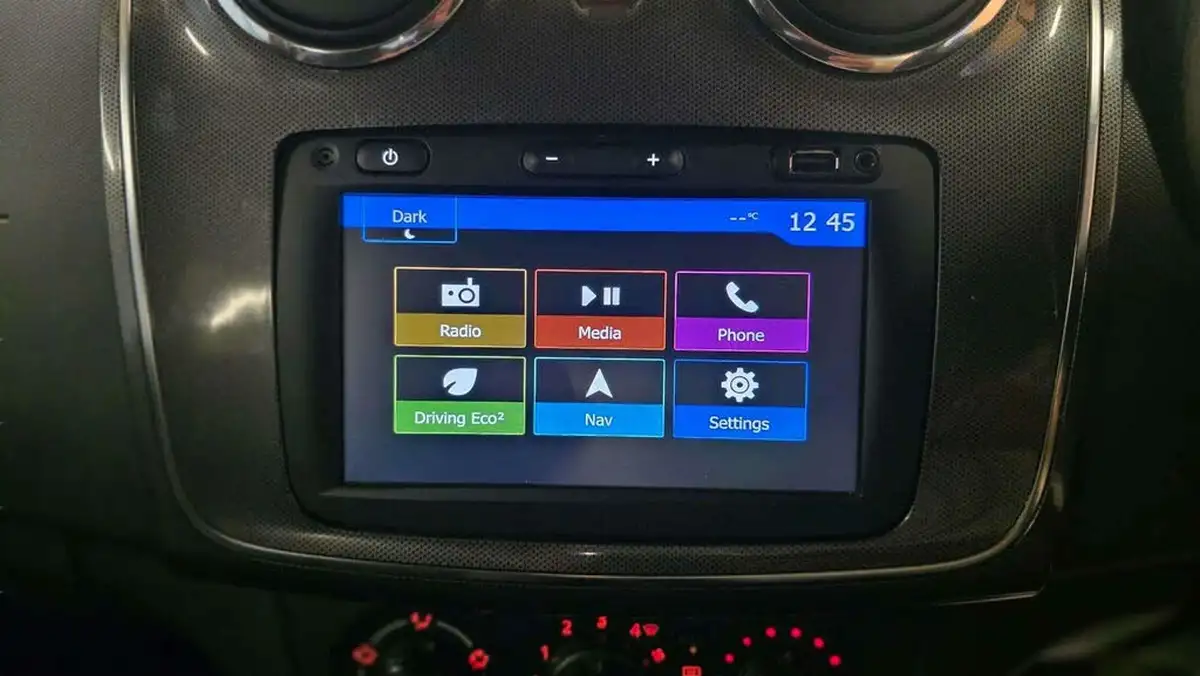 2016-dacia-sandero-12-ambiance-big-30