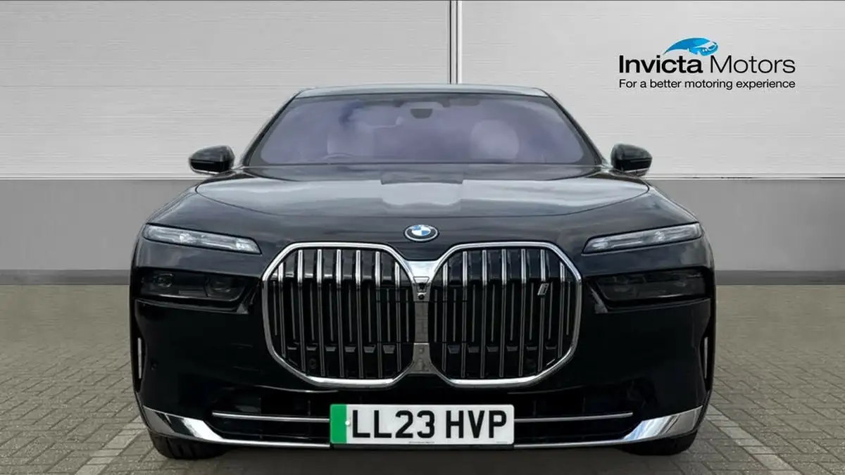 2023-bmw-7-series-e-i7-xdrive60-excellence-pro-big-12