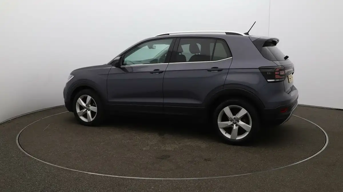 2021-volkswagen-t-cross-big-46