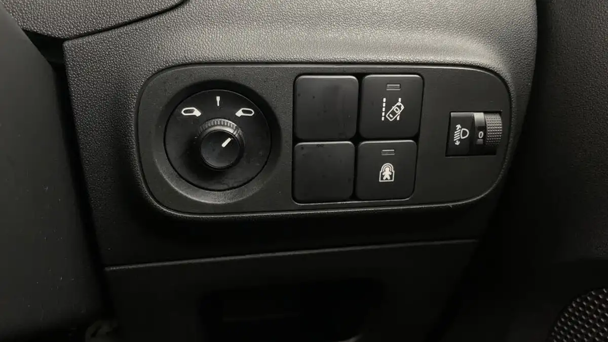 2017-citroen-c3-12-puretech-feel-82ps-big-19