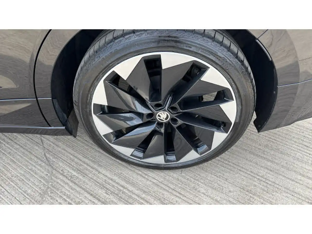 2025-skoda-enyaq-e-85x-sportline-plus-station-wagon-big-32