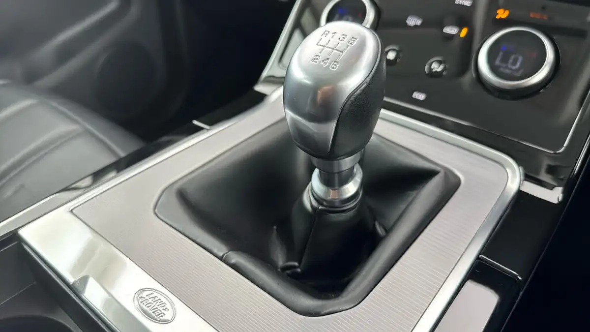 2021-land-rover-range-rover-evoque-20-d165-s-big-19