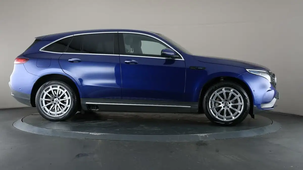 2021-mercedes-benz-eqc-e-eqc-400-amg-line-big-52