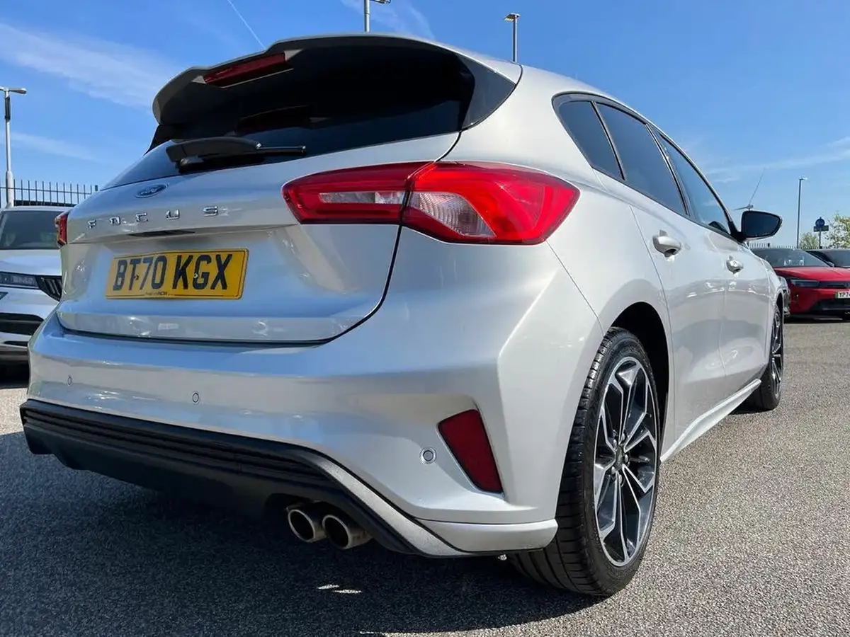 2020-ford-focus-15-st-line-x-hatchback-big-22