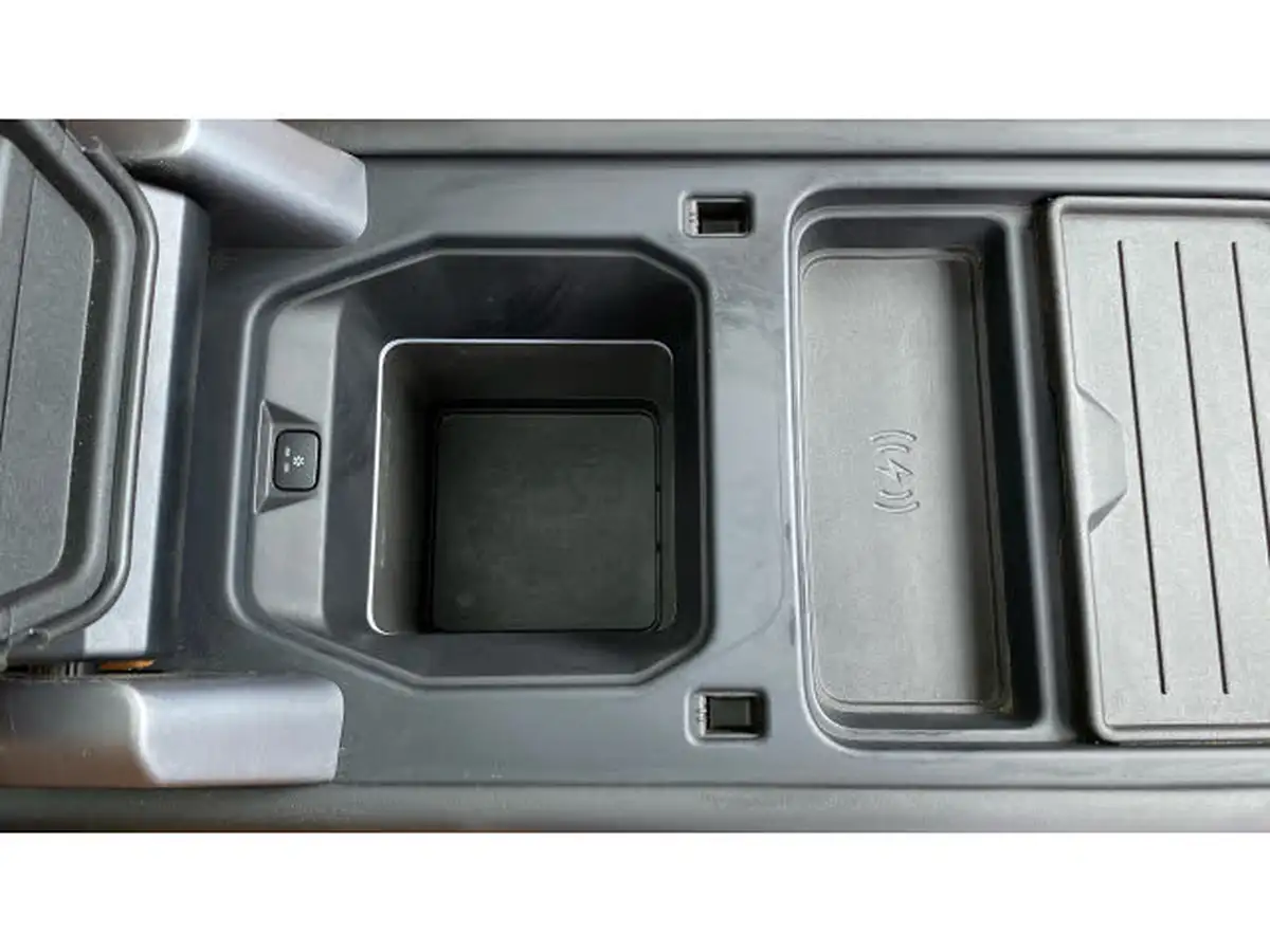 2023-land-rover-90-defender-50-p525-v8-big-33