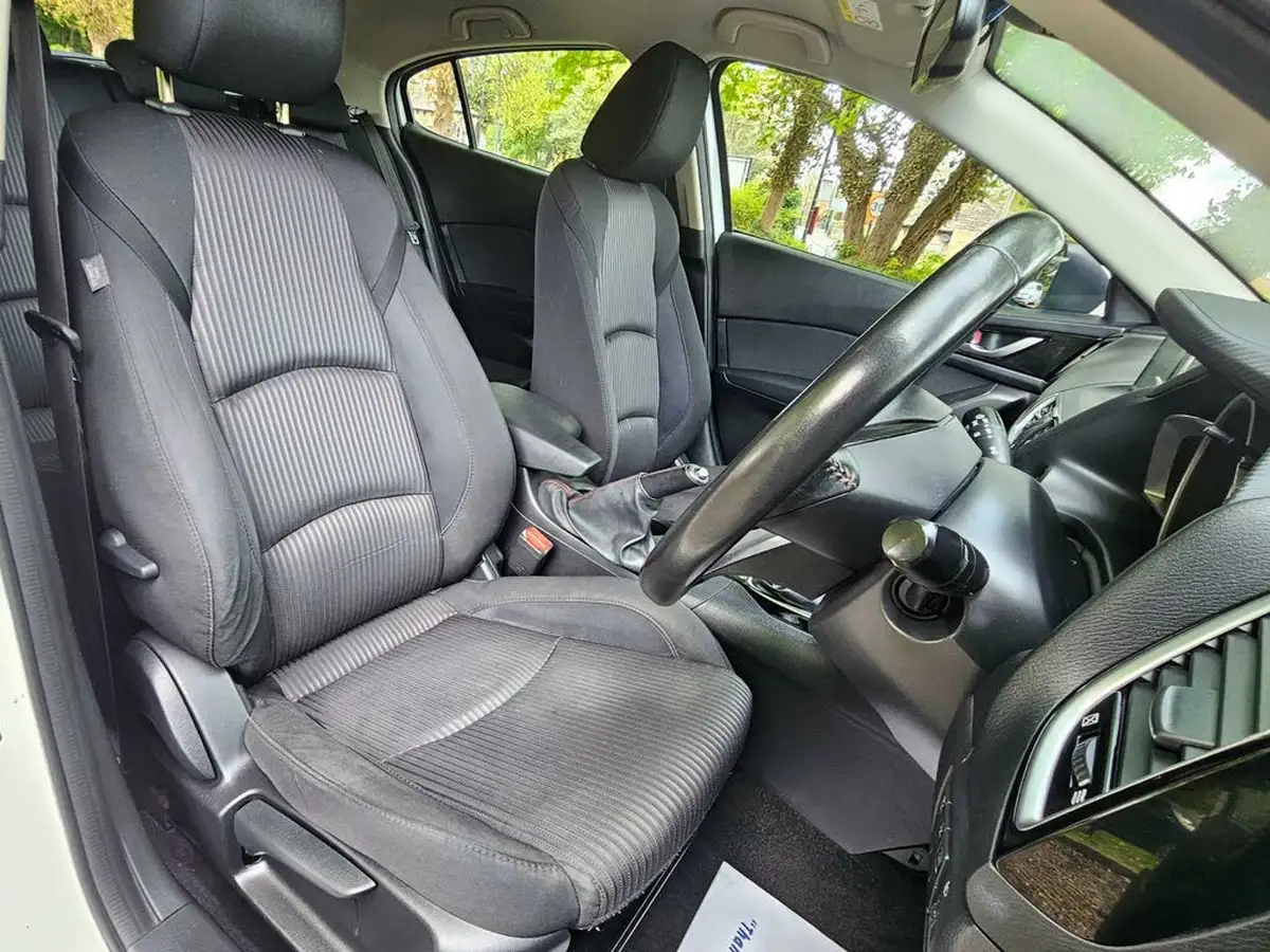 2015-mazda-mazda3-20-se-hatchback-5d-big-17