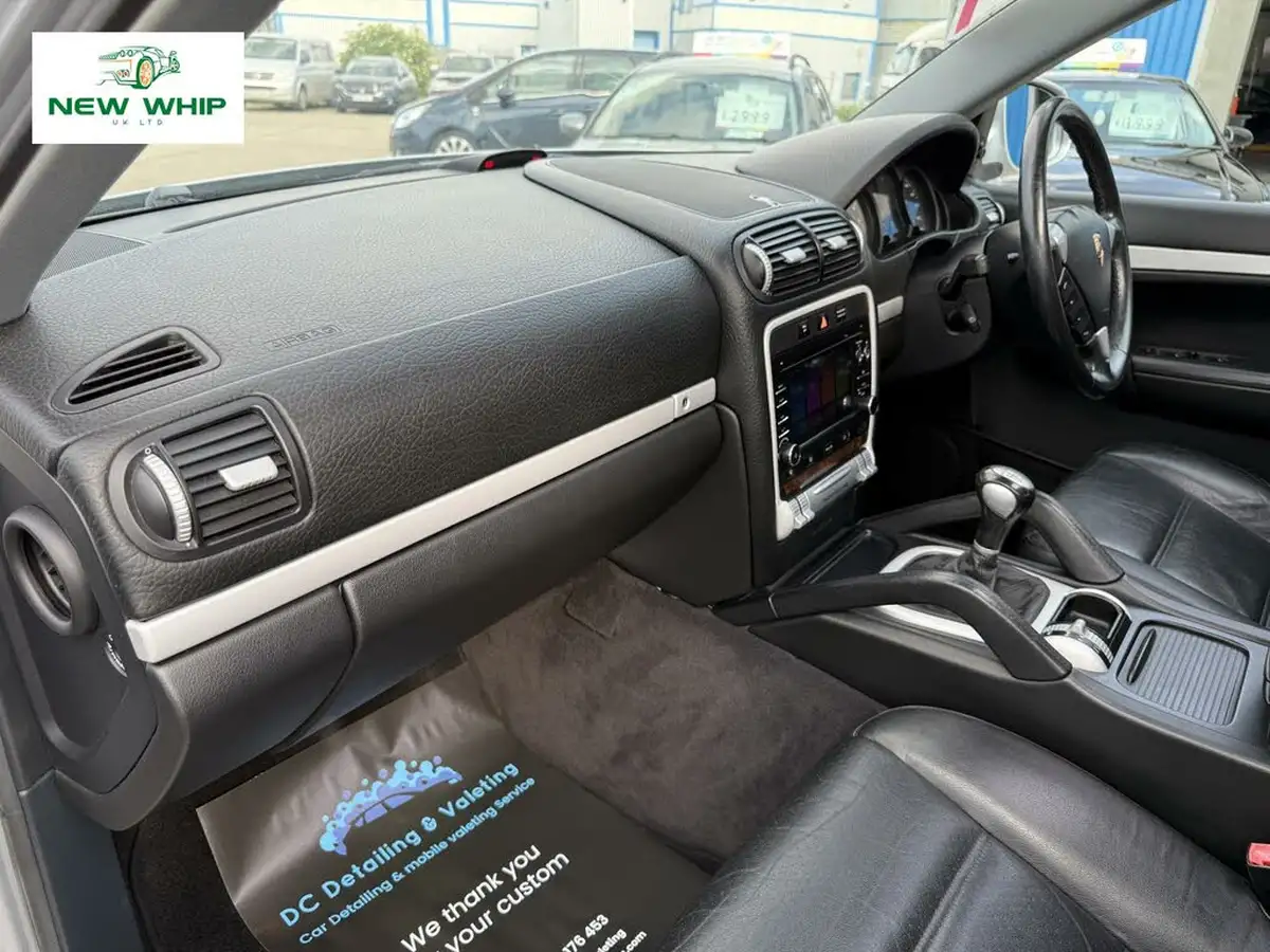 2004-porsche-cayenne-32-big-52