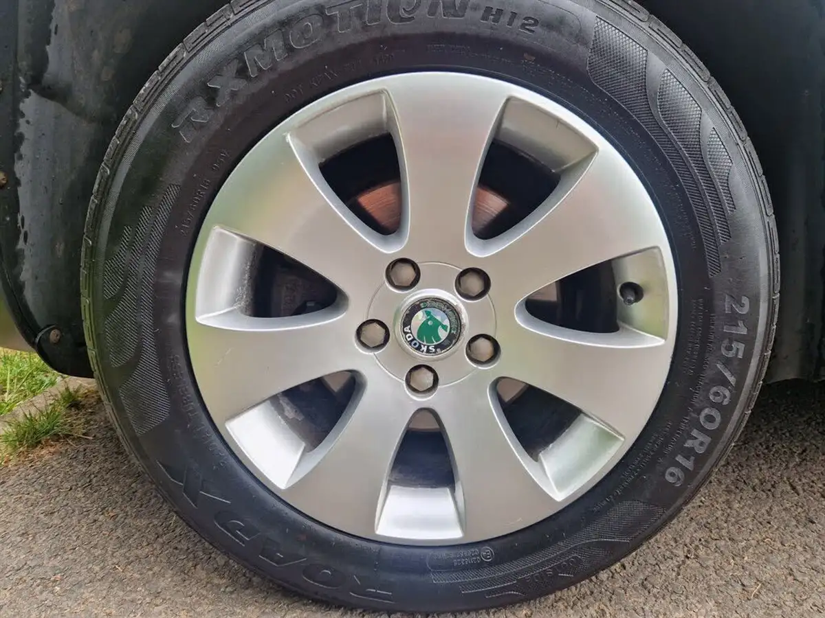2010-skoda-yeti-12-s-big-10