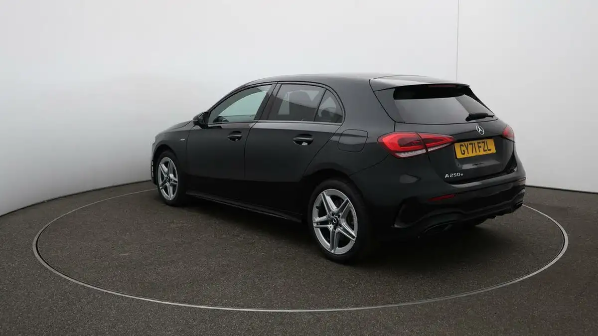 2021-mercedes-benz-a-class-13-a250e-amg-line-edition-hatchback-5d-big-62