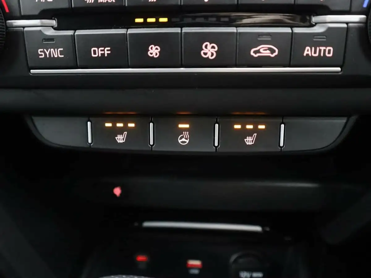2023-kia-pro-ceed-15-t-gdi-gt-line-s-158bhp-big-26