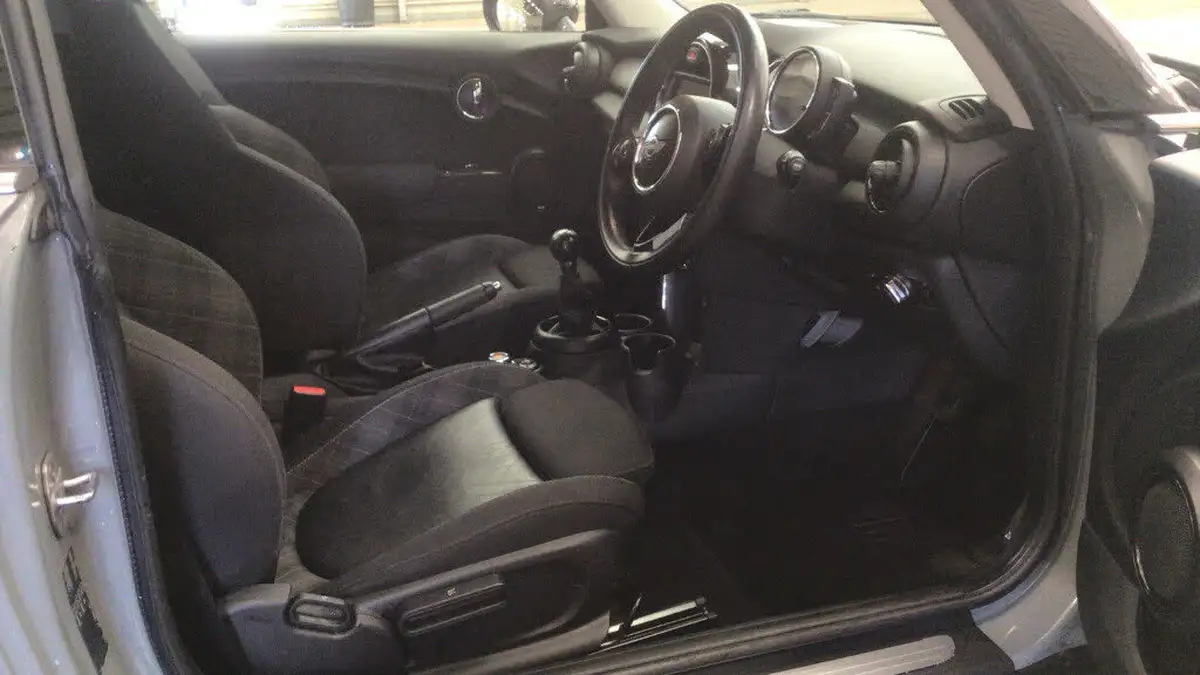 2017-mini-cooper-15-cooper-ss-hatchback-3d-big-9