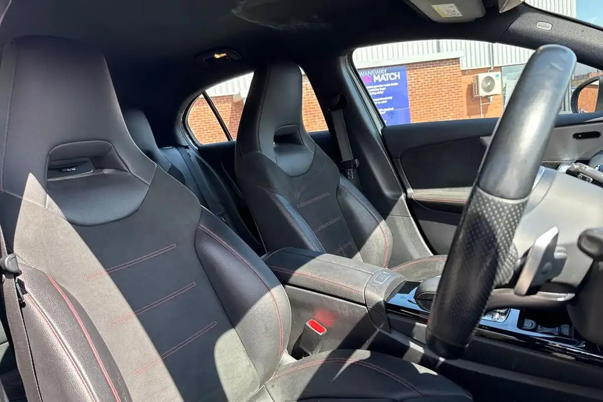 2018-mercedes-benz-a-class-13-a200-amg-line-premiumss-hatchback-5d-7g-dct-big-23