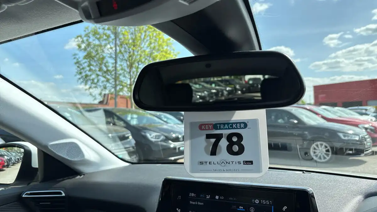 2021-peugeot-208-12-puretech-allure-100bhp-big-32