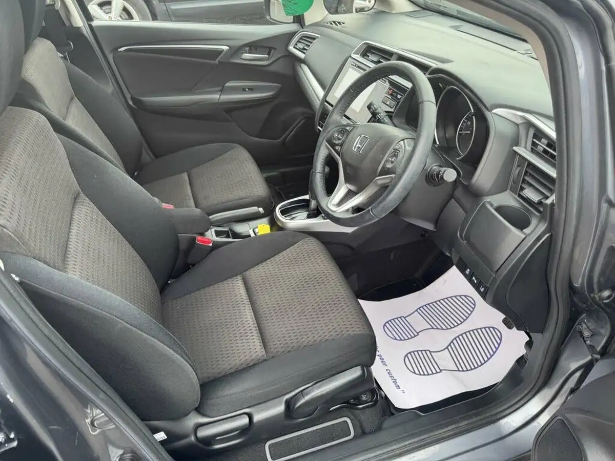 2019-honda-jazz-13-i-vtec-ex-navi-cvt-big-10