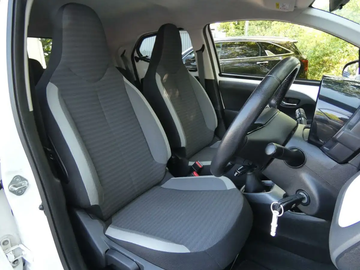 2018-toyota-aygo-10-vvt-i-x-press-71bhp-big-14