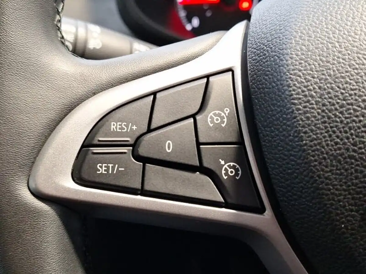 2024-dacia-sandero-stepway-10-tce-extreme-90bhp-big-15