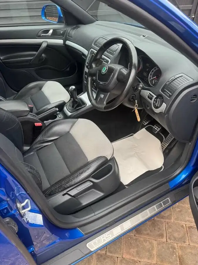 2009-skoda-octavia-20-vrs-200ps-hatchback-dsg-big-8